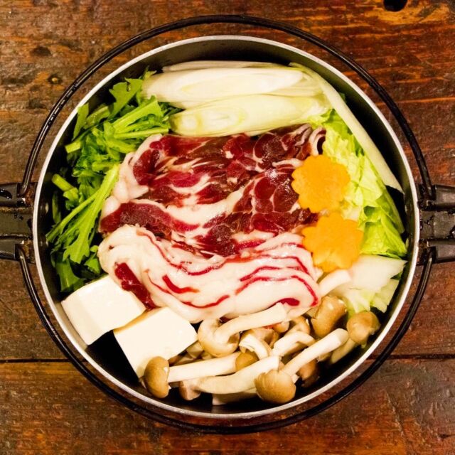 📢緊急入荷情報🚨
アナグマ入荷しました！

🦡塩焼き¥2,980
🦡鍋¥3,780（2人前〜）

ジビエの中で１番美味しい😋とも評されるアナグマ
（別名ムジナ）は1頭からとれる肉の量が少ないことから
流通が難しく、希少なジビエ肉です。

甘みのある脂身と濃い旨味の赤身のお肉・・・
寒い今なら鍋がオススメ👍
━━━━━━━━━━━━━━━⠀
@kometocircus 
📍東京都新宿区2-19-8
🚃高田馬場駅徒歩1分
平日・土日祝日　12-15:00 ／16-23:00 
※火曜のみ　17-23:00 
.................................
#米とサーカス
#ジビエ #アナグマ
#高田馬場 #高田馬場グルメ