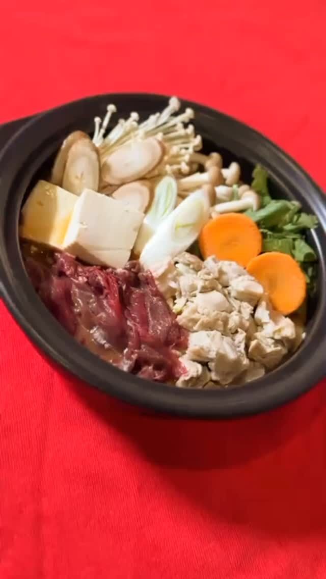 今週末2/28で終了🐎💨急いで🐎💨
2026年は「うま（馬）くいく！」
希少部位を食べて開運！

🐴モツ入り桜すき鍋🐴
江戸時代から精のつく料理として親しまれてきた伝統の味。
甘めの味噌スープが新鮮な馬肉と
モツの旨味を最大限に引き立てます。
2人前〜

2026: The Year of the Horse—Ride to Success! 🐴✨ 
Eat rare parts for good luck!
🐴 Sakura Horse Meat Sukiyaki with Offal 🐴
A traditional Japanese delicacy loved since the Edo period for its energizing properties. 
Our sweet miso broth perfectly enhances the rich flavors of fresh horse meat and savory offal.

━━━━━━━━━━━━━━━⠀
@kometocircusparco
📍東京都渋谷区宇田川町15-1 渋谷パルコB1⠀
🚃渋谷駅徒歩5分⠀
━━━━━━━━━━━━━━━⠀
📍B1, Shibuya Parco, 15-1 Udagawacho, Shibuya-ku, Tokyo
🚃 5 minutes walk from Shibuya station⠀
⏰⠀All days except Tuesday:⠀
12:00 - 16:00 ／17:00 - 22:30 ⠀
Tuesday:⠀17:00 - 22:30 ⠀
.................................
#米とサーカス
#午年 #渋谷PARCO 
#shibuya #馬料理