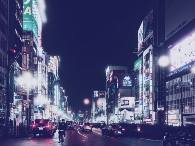世界１忙しい！？新宿駅から徒歩7分。
7 mins from Shinjuku, the world's busiest station. 
1日350万人が行き交う喧騒を抜け、光が反射する異次元へ。 
Escape the chaos of 3.5M people into our mirror dimension.

🍋国産レモン×日本酒のレモンサワー 
24H OPEN｜ NO CHARGE｜CARDS OK
📍新宿ゴールデン街5番街 2F

@any_goldengai 
#shinjukugoldengai
#goldengai 
#ShinjukuBar 
#tokyonightlife
#lemonsour
