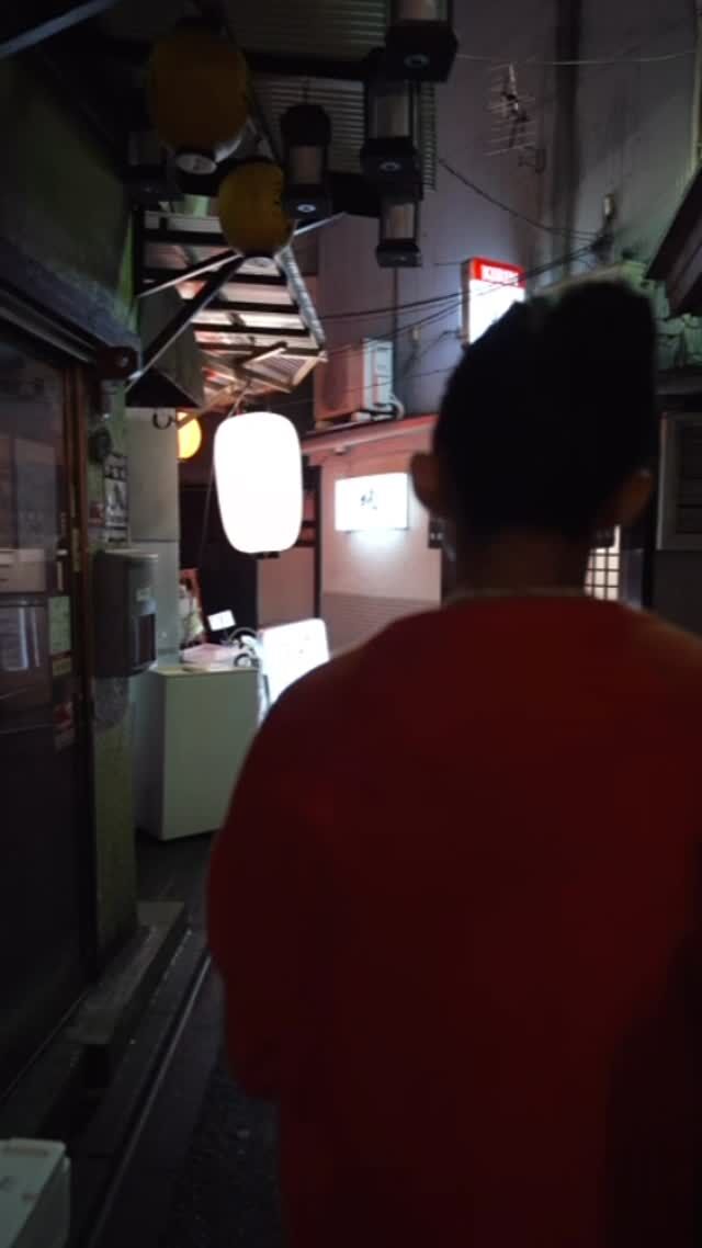 歌舞伎町のど真ん中なのに…！？😳
東京で最も刺激的な街、新宿・歌舞伎町。 
ネオンがまたたき、夜中までにぎやかな「眠らない街」のイメージが強いのでは🌃

でも、一歩「寺子屋」に足を踏み入れると…… 
そこにあるのは、都会の喧騒を忘れさせるようなちょっと不思議でディープな空間。
新宿のリアルなカルチャーを体感しながら、
ここでしか味わえないお酒や特別なひとときを楽しめます🍶
今夜、ふらっと覗いてみませんか？

🏮新宿歌舞伎町 思い出の抜け道【寺子屋】
@terakoya_shinjuku
———————————————————
予約は1日4名様まで・19:00〜20:30までの入店のみ
新宿区歌舞伎町1-3−10 新宿センター街 1F
OPEN 24 hours
Reservations are limited to 4 persons per day 
and entry from 19:00 to 20:30
———————————————————
🏮Shinjuku Kabukicho, OMOIDE NO NUKEMICHI【TERAKOYA】

Right in the heart of Kabukicho… wait, really?! 😳
Shinjuku’s Kabukicho is Tokyo’s most vibrant and exciting district. 
Most people picture it as the "sleepless city," 
packed with flashing neon lights and non-stop energy until morning. 🌃

BUT, step inside Terakoya, and everything changes... ✨
You’ll find a deep, mysterious space that makes you completely forget the hustle and bustle of the city. 
Here, you can dive into authentic Japanese culture while enjoying unique drinks and unforgettable moments.
Why not swing by and check out our secret escape tonight? 🍻

#寺子屋
#思い出の抜け道
#kabukicho
#ShinjukuBar
#歌舞伎町飲み屋