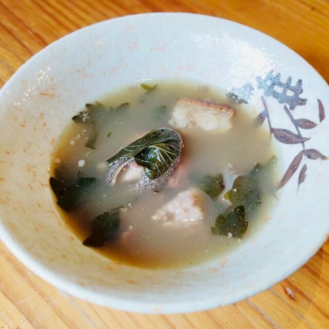 🐐本日のおすすめは！沖縄の本格「ヤギ汁」売切次第終了！
いまだけ！米とサーカスで沖縄の伝統食「ヤギ汁」を提供しています！
季節の変わり目ににぴったりな滋養強壮メニュー🔥
ヤギの肉だけでなく、血や内臓など
余すことなく使用した本格的な味わいす😊

寒暖差の激しいこの季節、ヤギの生命力でパワフルに乗り切りましょう！

入荷不定期な希少食材が多いため、
ご来店の際は事前にお問い合わせいただくか、
ネット予約の備考欄に「〇〇希望」とご記入ください。
※予約のタイミングにより欠品となる場合がございますm(_ _)m

━━━━━━━━━━━━━━━⠀
@kometocircus 
📍東京都新宿区2-19-8
🚃高田馬場駅徒歩1分
平日・土日祝日　12-15:00 ／16-22:30 
※火曜のみ　17-22:30 
.................................
#米とサーカス
#ヤギ汁 
#沖縄料理 
#高田馬場
#ヤギ料理