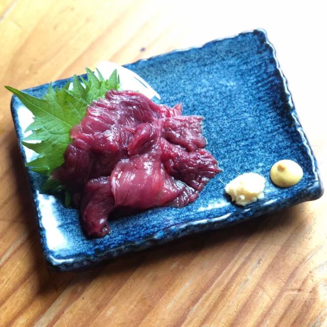 山の恵み、じゃなくて…今年は「水の恵み」も大爆発！🌊💥
「実はおいしい！みずのなかま実食図鑑😋」が大好評開催中です！
毎年、入荷するたびにあっという間に予約が殺到する
王道の「ウミガメ刺し」や「あのウミガメのスープ」はもちろん健在。 

今シーズン大注目にして、限界突破の超激レア部位がこちら！！！
🔥 「ウミガメ金玉刺し」 
🔥 「ウミガメチ○コ塩煮込み」
実はおいしいんです……！ 
一生に一度出会えるかどうかの未知なる食感と濃厚な旨味♡

⚠️ 注意点⚠️
今回のフェアは 【米とサーカス 高田馬場店】限定 での開催となります。
渋谷PARCO店では販売いたしませんので、お間違えのないようお気をつけください…！🙏

━━━━━━━━━━━━━━━⠀
@kometocircus 
📍東京都新宿区2-19-8
🚃高田馬場駅徒歩1分
平日・土日祝日　12-15:00 ／16-22:30 
※火曜のみ　17-22:30 
.................................
#米とサーカス #ジビエ
#高田馬場 #高田馬場グルメ 
#ウミガメのスープ